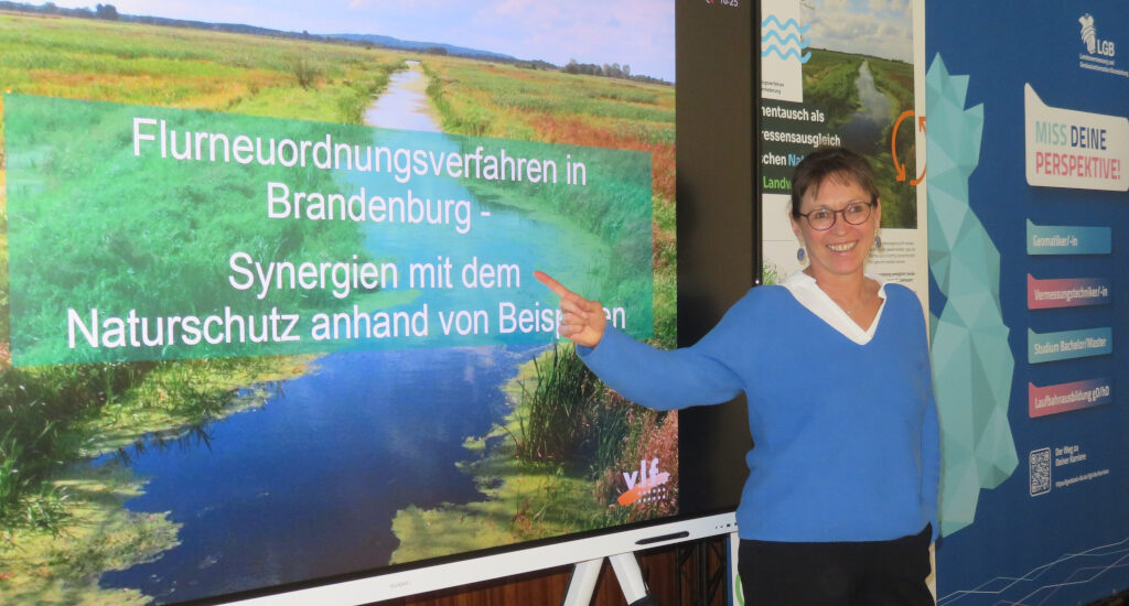 Frau Hartel präsentiert ihr Thema